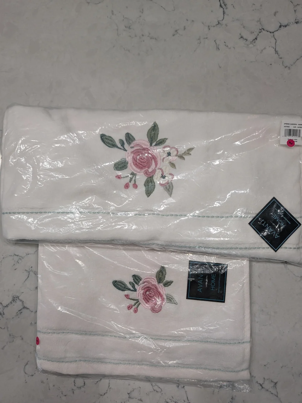 Avanti soft white